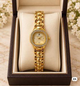 Elegant Gold Watch with Rhinestones