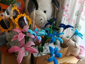 16  Pipe Cleaner Flower Bouquet &amp; 4 croche