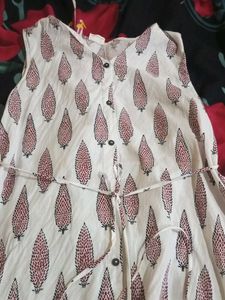 White Cotton Dress with Leaf Print