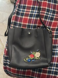 Chic Black Tote Bag with Floral Embroidery
