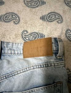 Light Wash Relaxed Fit Denim Jeans