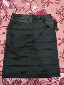 Chic Black Tiered Pencil Skirt