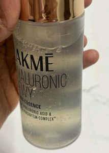 sealed Lakme Hyaluronic Dewy Micro-Essence