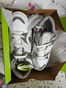 Men's Casual Sneakers for cricket playing
