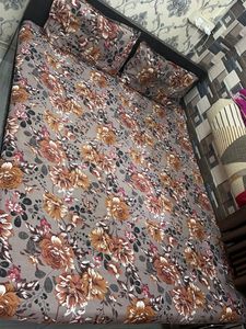 Floral Print Bedsheet Set