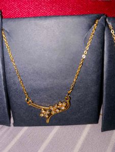 Anouk Elegant Gold Necklaces Set