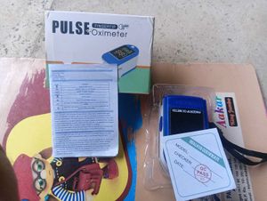 finger pulse oximeter