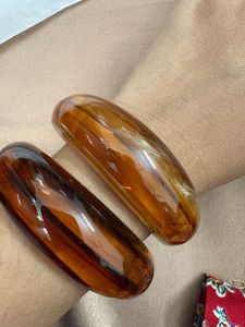 Chic Amber Resin Bangles Set