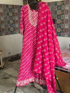 Anarkali Pink Kurta Set Embellishments