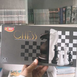 Dolly Plastic Chess Set