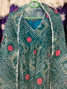 Green Bandhani Print Kurta Set with Dupatta