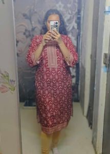 Maroon Printed Kurta Set With Tiki Work