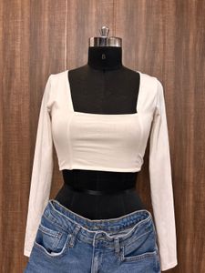 PRETTY LITTLE THING Crop Top