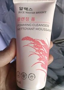 Rice Water Bright Foaming Cleanser