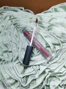 Huda Beauty Liquid Matte Lipstick