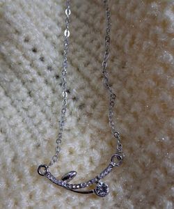 8 Pendant Necklaces