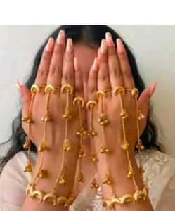 Elegant Gold Hand Harness Bracelet