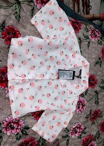strawberry crop shirt🍓