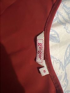 Red 3/4 Sleeve Scoop Neck Top