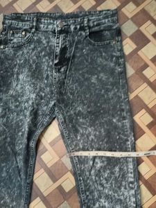 ⚡ ⚡ Flash Sale ⚡ ⚡ Distressed Denim Jeans