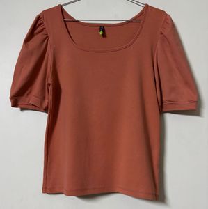 Puff-Sleeves Top