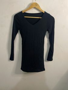 Classic Black V-Neck Long Sleeve Top