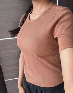 ribbed brown top