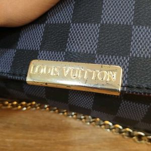 Chic Checkered Chain Bag✨