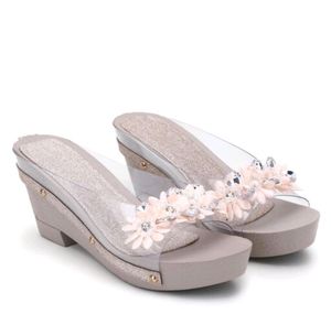 unused heels(SIZE-6 IND)