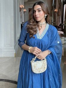 Blue Embroidered V-Neck Kurta