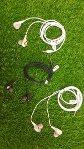 💥💯% full working pack of 3 earphones new pc mix design as per available colour design