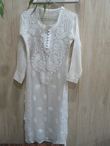 Elegant White Chikankari Kurta
