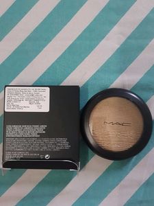 MAC Extra Dimension Skinfinish Highlighter