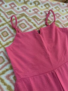 Chic Pink Ribbed Dress