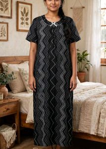 Comfortable Black Printed Nightgown