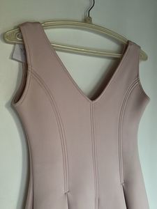 Elegant Pink V-Neck Sleeveless Dress