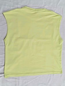 Graphic Print Sleeveless T-shirt