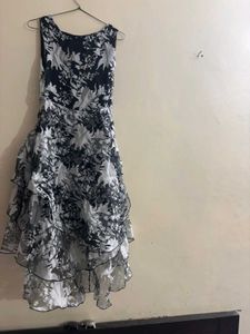 Chic Black &amp; White Floral Dress
