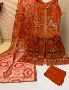 Original pakistani suit or gown