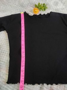 Black Ruffle-Trim Long Sleeve Top✨