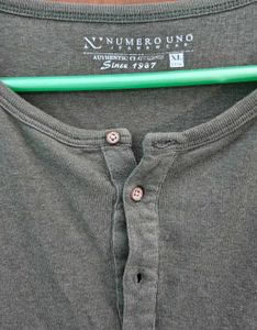 NUMERO UNO + GUESS Tshirt