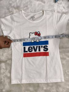 Levi's x Hello Kitty Tee Price Per piece 2 size av