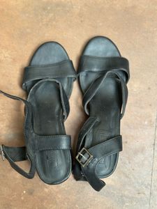 Forever 21 Women's Black Ankle Strap Sandals