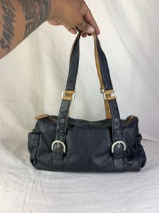 Vintage Vera Pelle Italian Barrel Shoulder Y2K bag