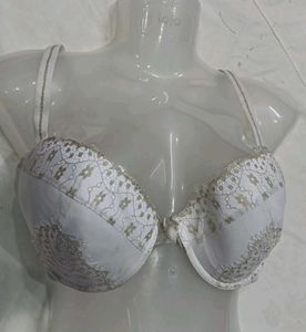 🪔 Elegant White Lace Bra
