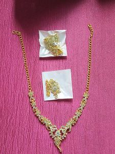 Gold-tone Necklace with matching Earringsnamd mang