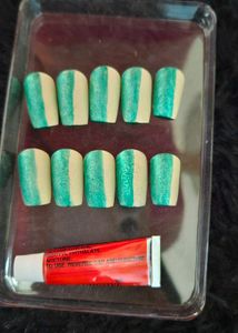 Press On Nail Set Of 4