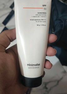 Minimalist SPF 50 Sunscreen with Niacinamide
