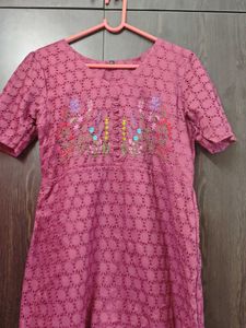 Elegant Embroidered Hakoba Kurta