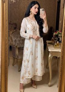Elegant Off-white Chikankari 2-pcs Set